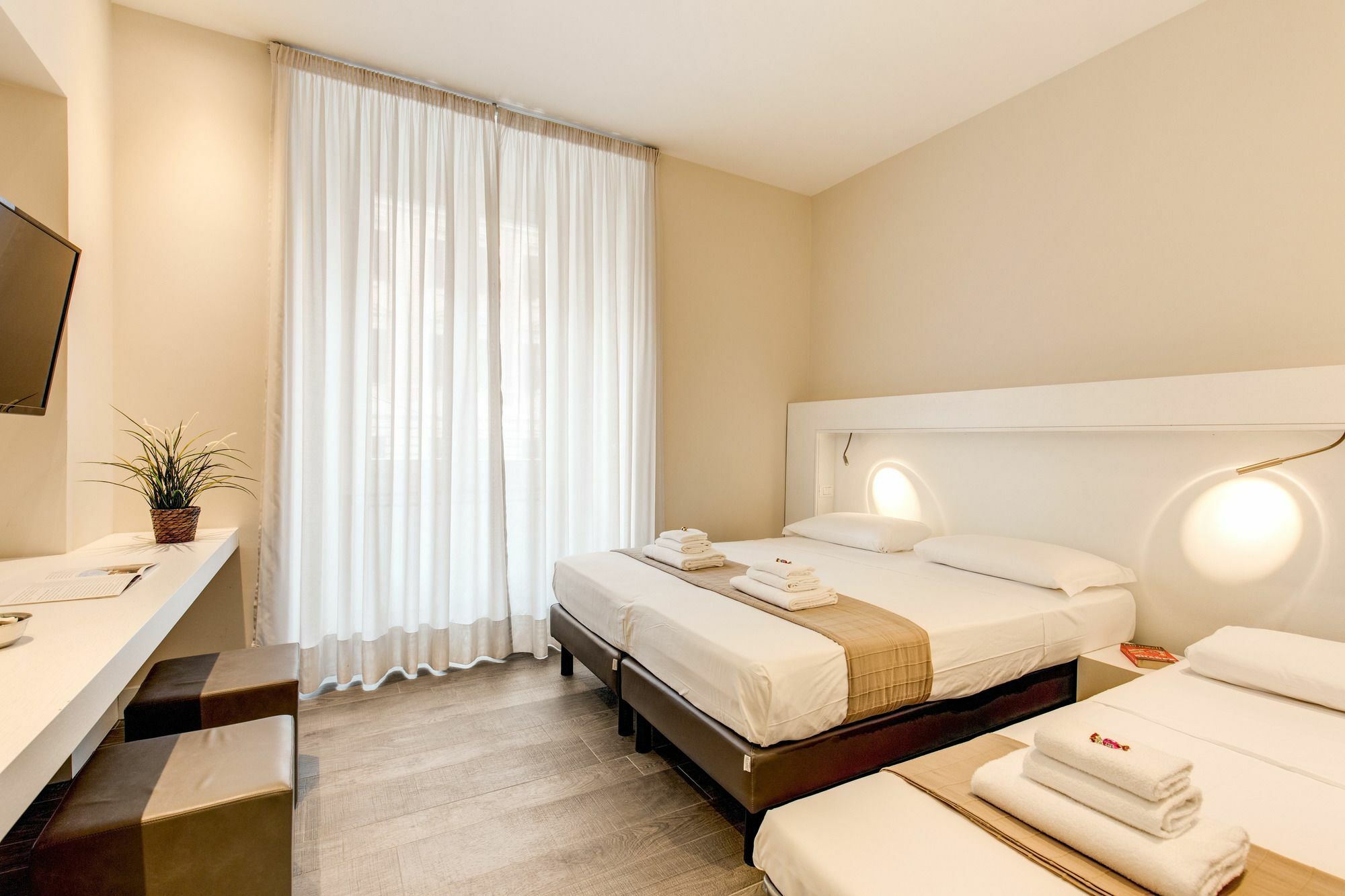 Wrh Suites Rom Exteriör bild