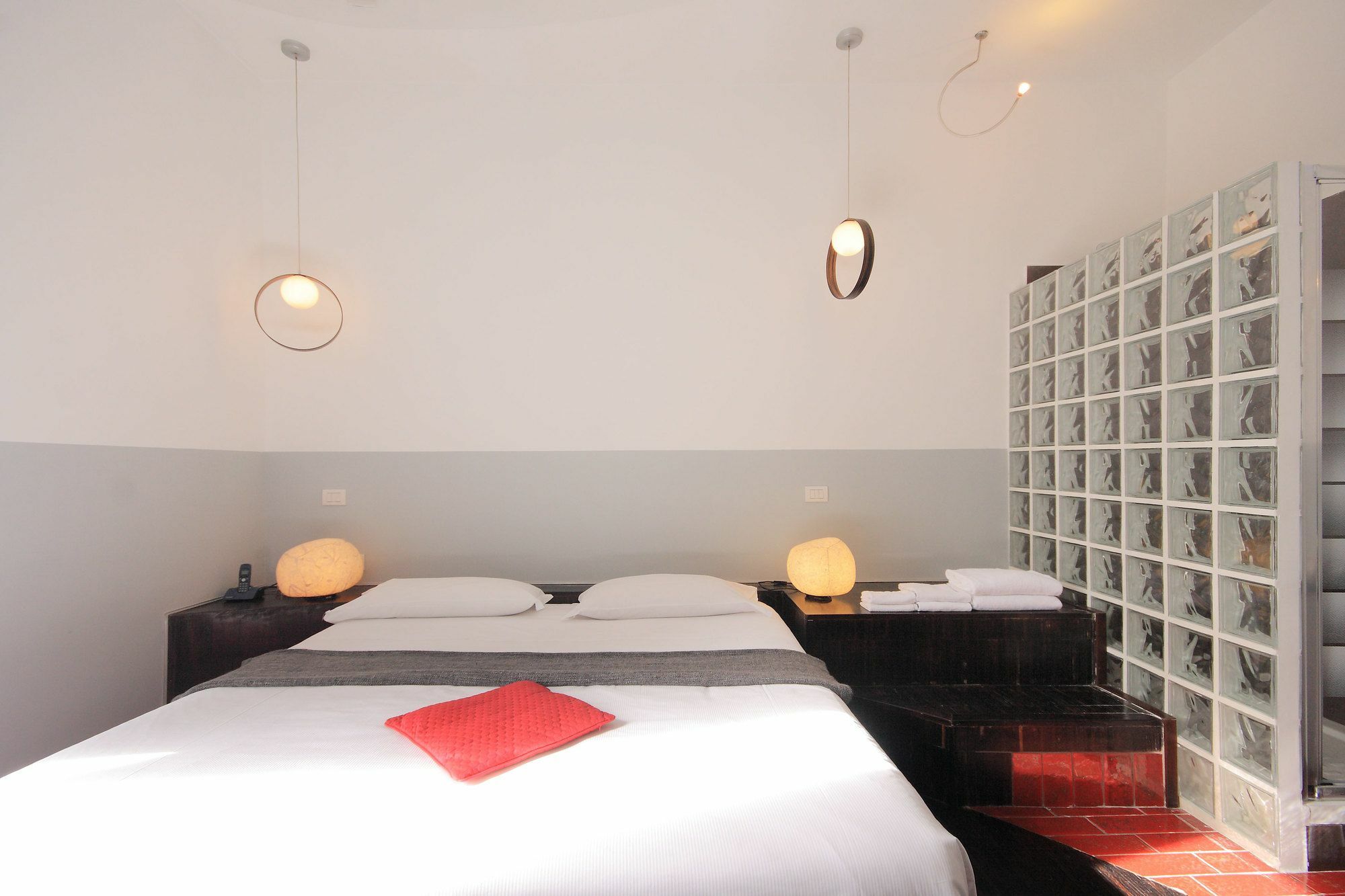 Wrh Suites Rom Exteriör bild